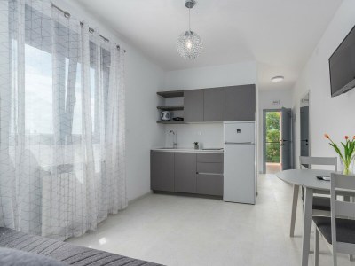 Apartment Apartments Zrnic in Center of Porec - Apartment Zrnic IV with City View - Features photo 5