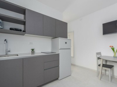 Apartment Apartments Zrnic in Center of Porec - Apartment Zrnic IV with City View - Features photo 6