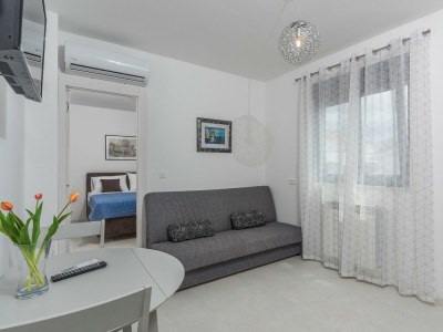 Apartment Apartments Zrnic in Center of Porec - Apartment Zrnic IV with City View - Features photo 7