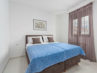 Apartment Apartments Zrnic in Center of Porec - Apartment Zrnic IV with City View - Features photo 11