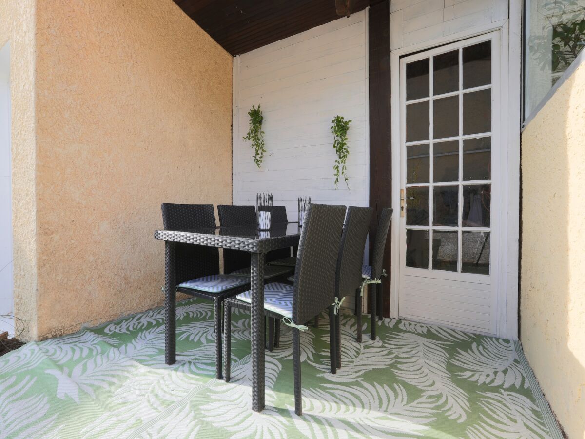 Holiday house Ferienhaus in Gargas mit Pool und Natur - Outdoor photo 4