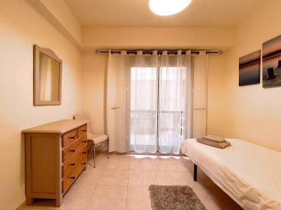 Apartment Apartment near beach with pools and hot tub - Features photo 13