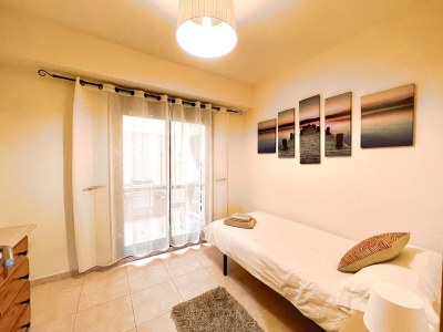 Apartment Apartment near beach with pools and hot tub - Features photo 30