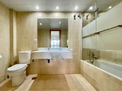 Apartment Apartment near beach with pools and hot tub - Features photo 32