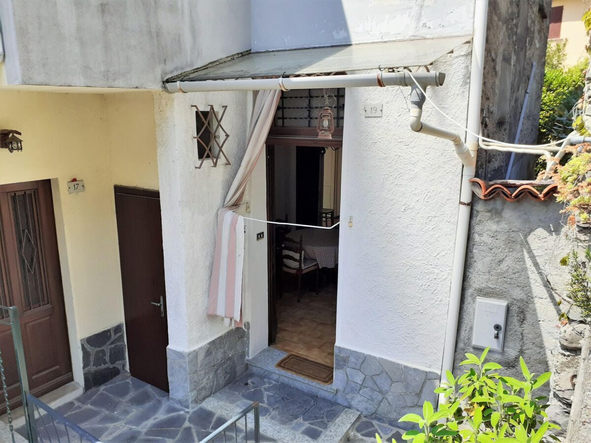 Holiday house Charmantes Haus am See mit Wanderwegen - Outdoor photo 4