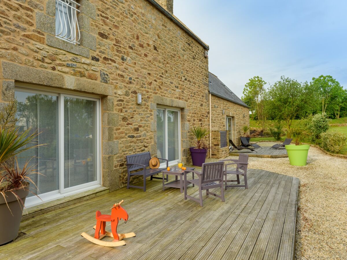 Holiday house Spacious holiday home with heated indoor pool - Outdoor photo 4