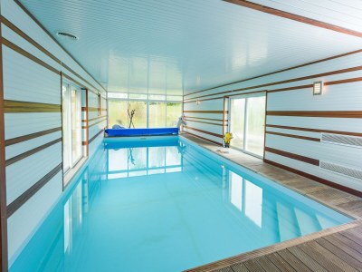 Holiday house Spacious holiday home with heated indoor pool - Outdoor photo 10