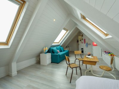 Holiday house Spacious holiday home with heated indoor pool - Features photo 15