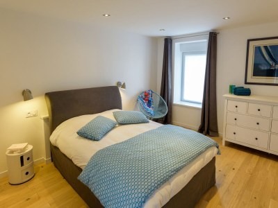 Holiday house Spacious holiday home with heated indoor pool - Features photo 17