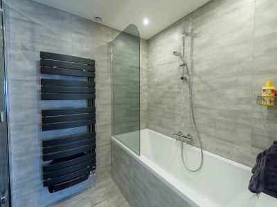 Holiday house Spacious holiday home with heated indoor pool - Features photo 22