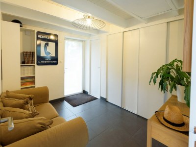 Holiday house Spacious holiday home with heated indoor pool - Features photo 29