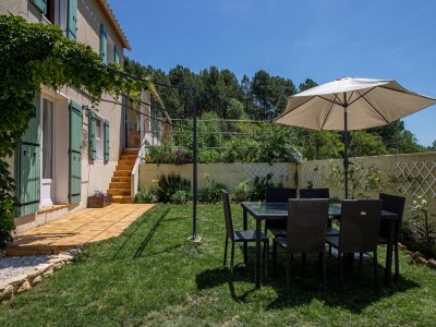 Holiday house Holiday Home in Gargas near Route des Ocres - Outdoor photo 8