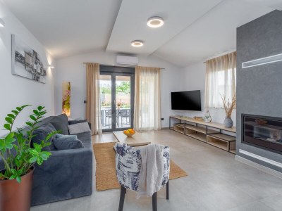 Villa Stefany with pool - Features photo 25