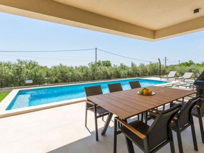 Villa Bella N with pool - Outdoor photo 8