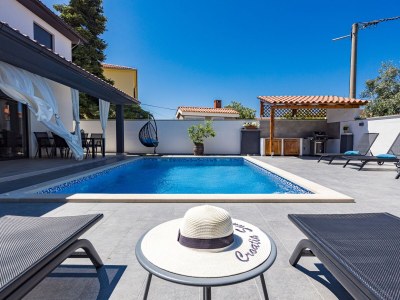 Villa Villa Bavaria with Pool, Jacuzzi, Table Tennis in Galižana - Villa