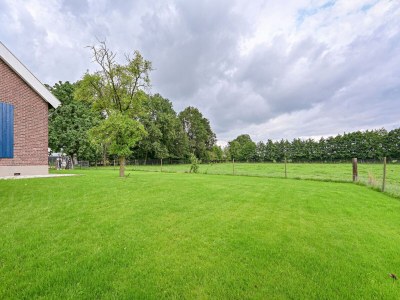 Farmhouse Cozy Countryside Getaway - Outdoor photo 10