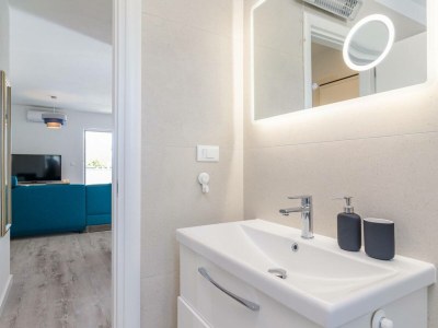 Apartment Pool Apartment Sax with Sea View (Private Pool) - Features photo 32