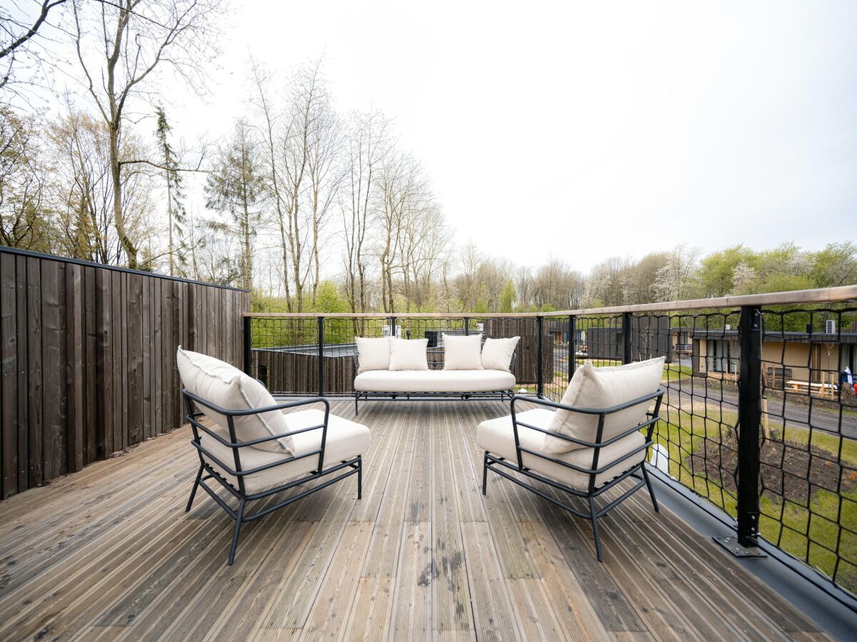 Holiday park Holiday Home in Forest with Whirlpool - Outdoor photo 4