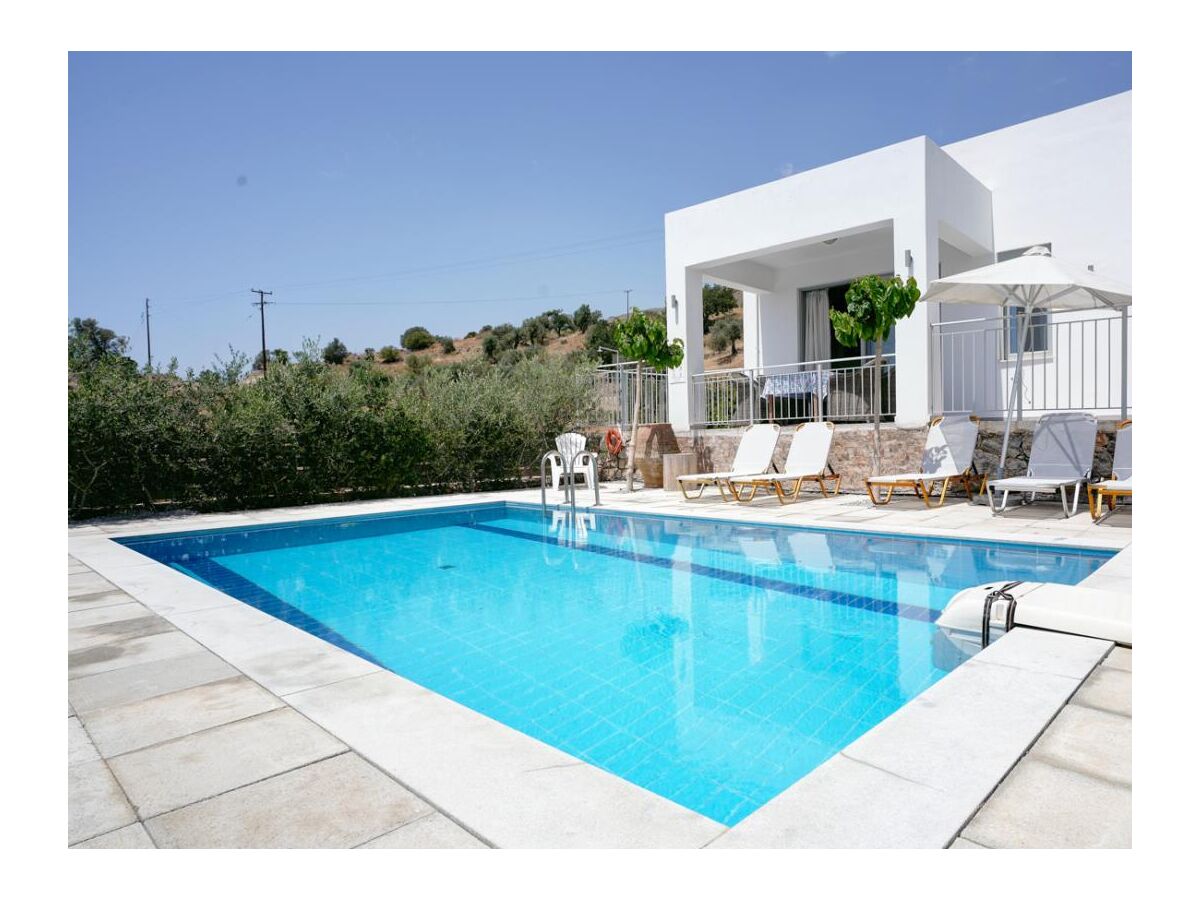 Holiday house No title