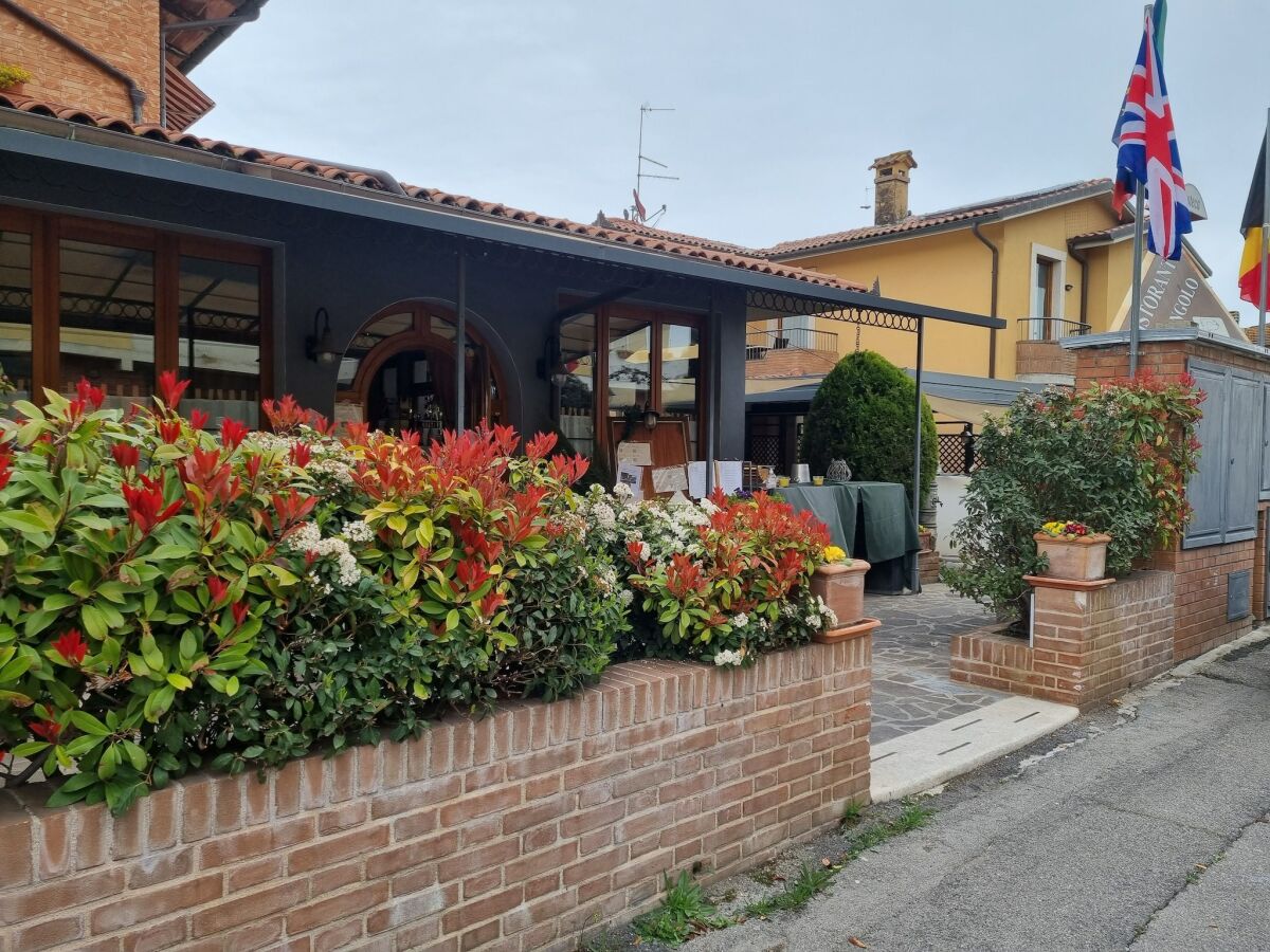 Apartment Gemütliche Wohnung im Zentrum von Acquaviva-SI - Outdoor photo 4