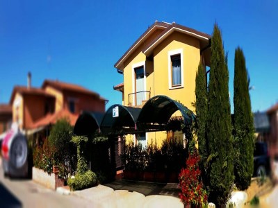 Apartment Gemütliche Wohnung im Zentrum von Acquaviva-SI - Outdoor photo 7