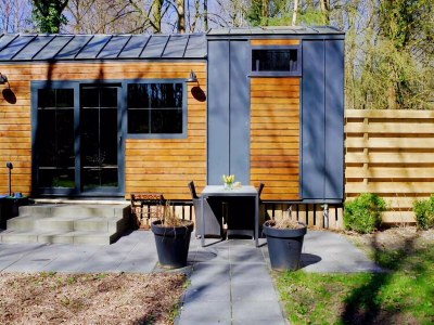 Holiday house Tiny House in Hoogersmilde mit Garten und Parkplatz - Outdoor photo 3