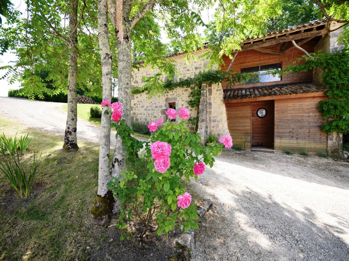 Holiday house Gemütliches Haus in Lot mit Pool - Outdoor photo 2