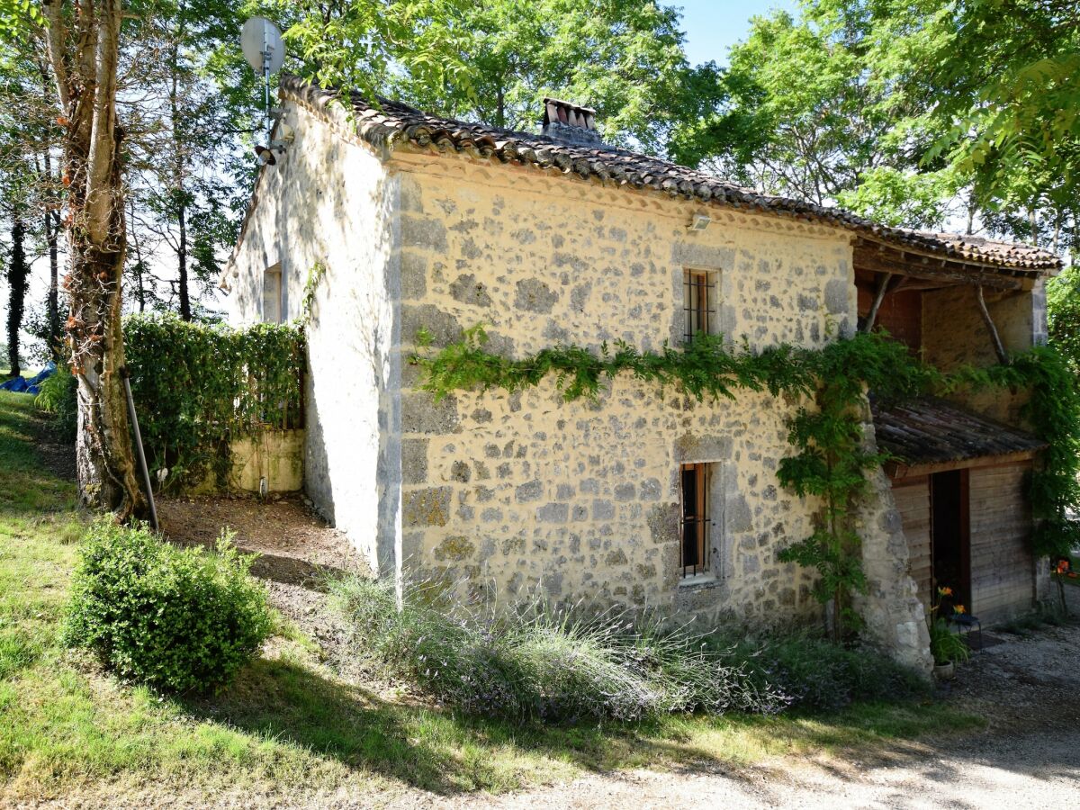 Holiday house Gemütliches Haus in Lot mit Pool - Outdoor photo 3