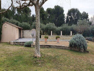 Holiday house Simplistic Holiday Home in Orgon with Swimming Pool in Bouches du Rhône - Holiday house