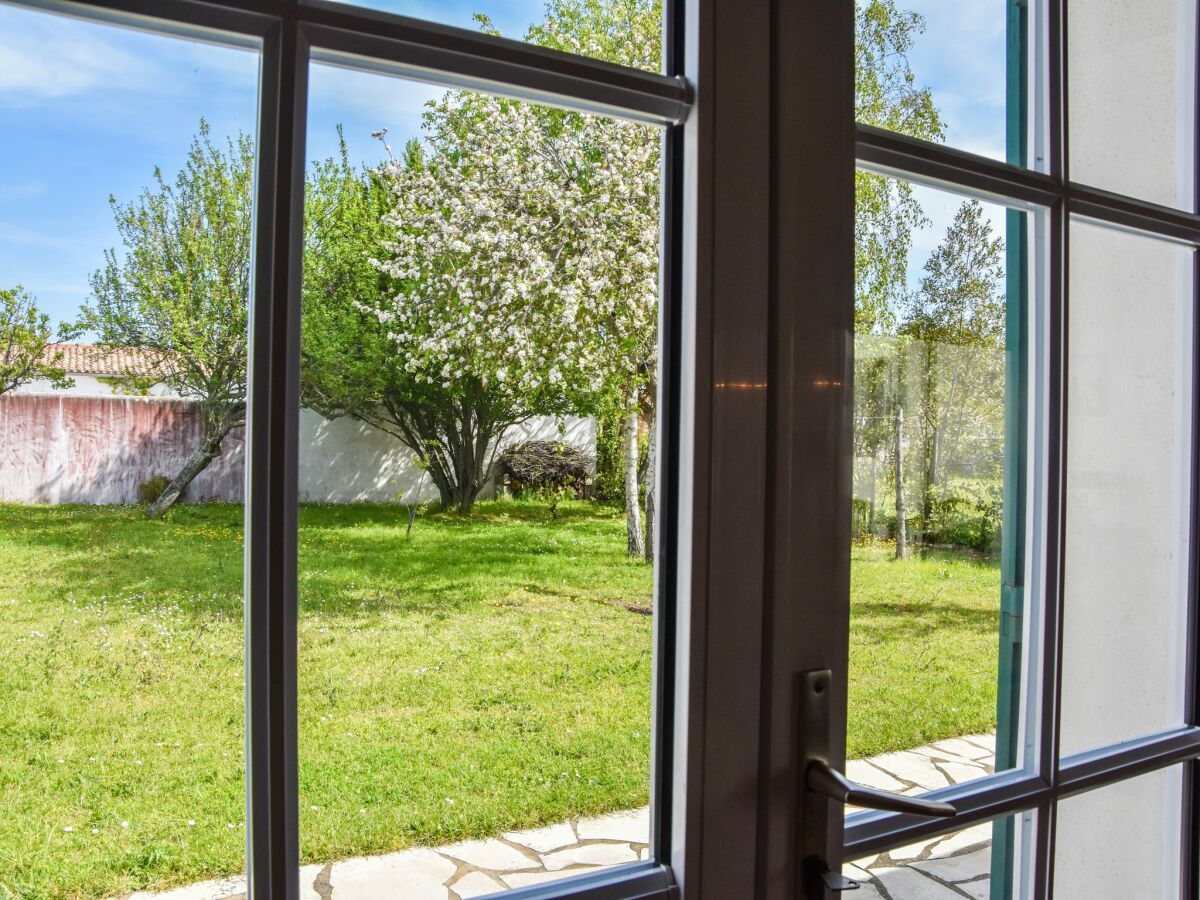 Holiday house Geräumiges Ferienhaus am Meer in Loix - Outdoor photo 5