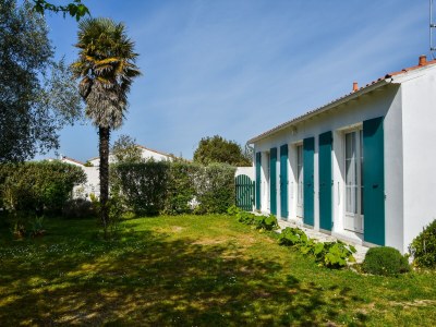 Holiday house Geräumiges Ferienhaus am Meer in Loix in Charente-Maritime - Holiday house