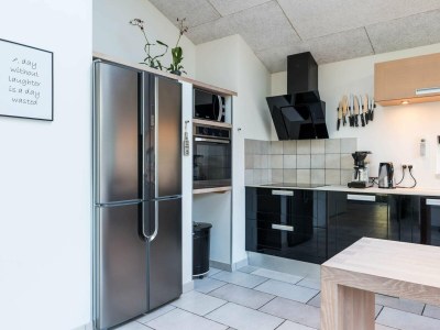 Holiday house Luxurious Retreat in Henne Strand-By Traum - Outdoor photo 13