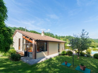 Holiday house Schönes Cottage in Dicomano mit Pool - Outdoor photo 2