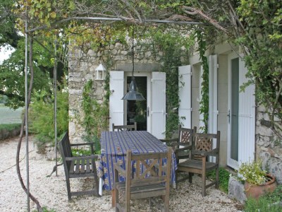 Cottage Spacious Mansion in Grignan with Swimming Pool - Outdoor photo 7