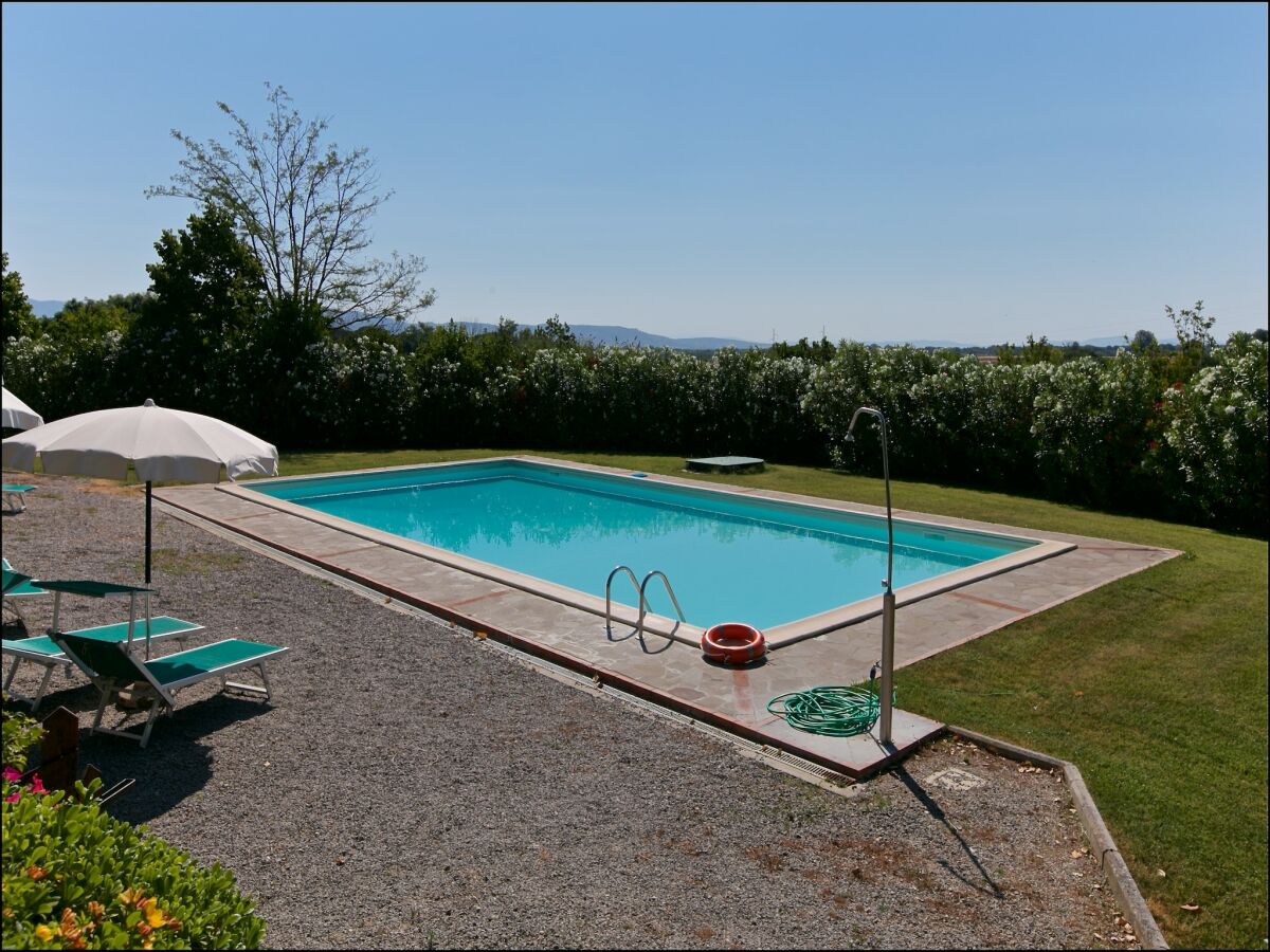 Farmhouse Geräumiger Bauernhof mit Swimmingpool in Cortona