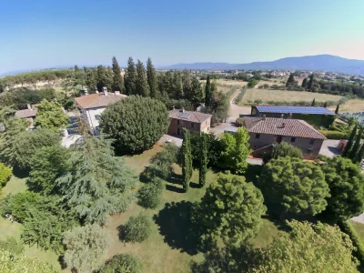 Farmhouse Geräumiger Bauernhof mit Swimmingpool in Cortona - Outdoor photo 6