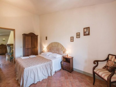 Farmhouse San Gimignano Hillside Haven - Features photo 12