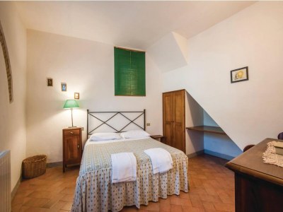 Farmhouse Tuscan Farmhouse with Pool - Features photo 13