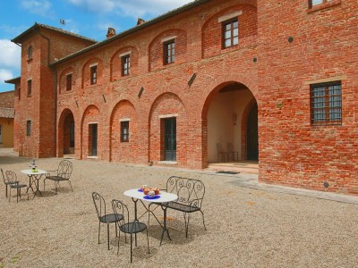 Farmhouse Belvilla by OYO Tulipano - Outdoor photo 14