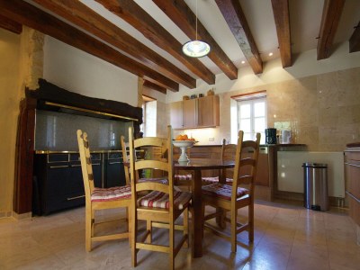 Cottage Lush country house with private pool - Features photo 12