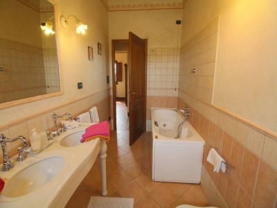 Farmhouse Farmhouse with pool in Montepulciano - Features photo 20