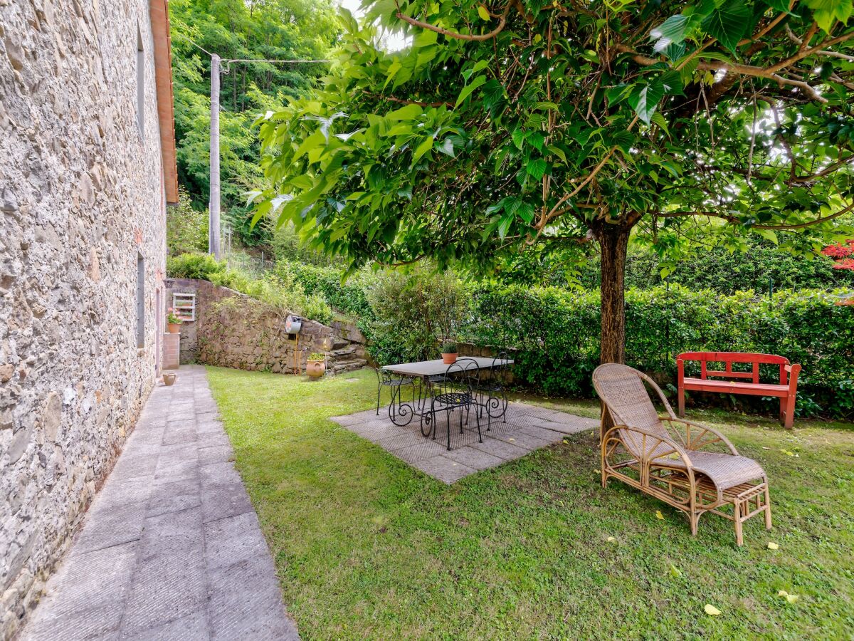 Holiday house Gelassenes Ferienhaus mit privatem Pool - Outdoor photo 5