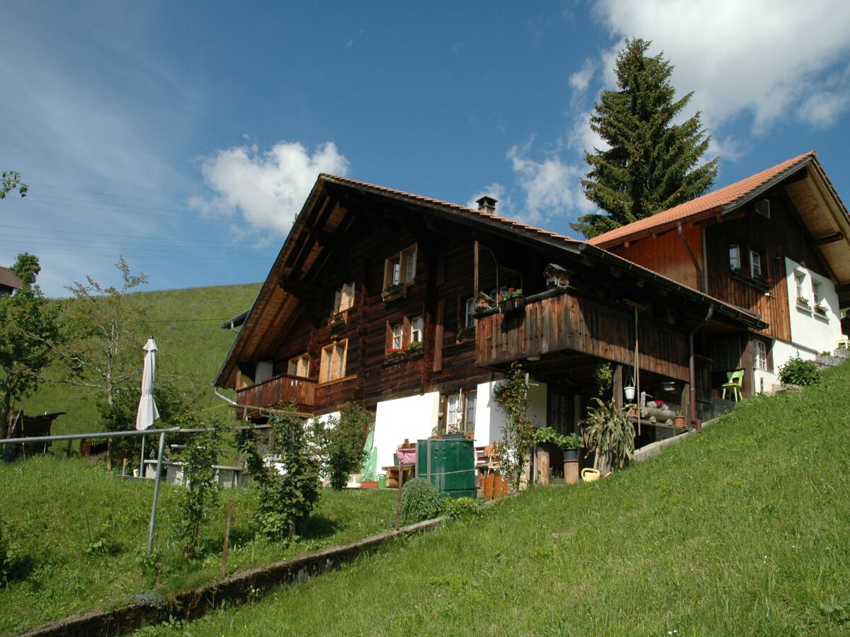 Farmhouse Ruhiger Bauernhof mit Parkplatz in Habkern - Outdoor photo 4