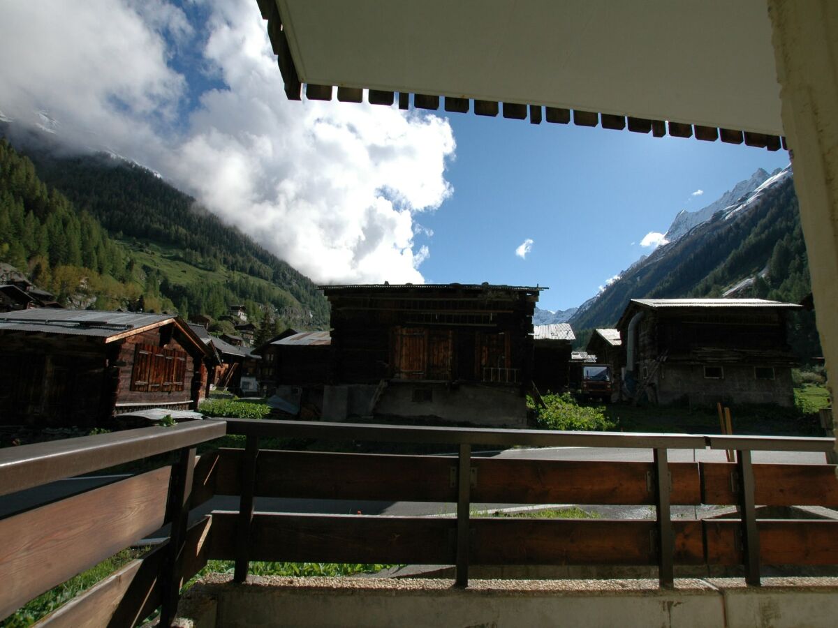 Apartment Helle Ferienwohnung in Blatten mit offener Küche - Outdoor photo 4