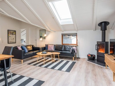 Holiday house 6 person holiday home in Henne - Outdoor photo 10