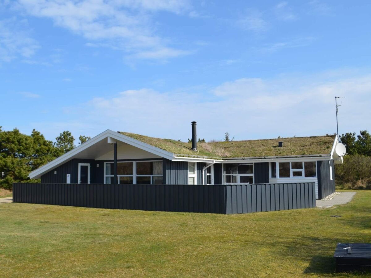 Holiday house 6 person holiday home in Henne - Outdoor photo 2