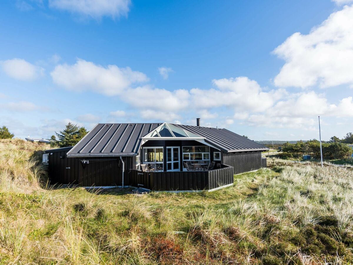 Holiday house 4 person holiday home in Henne - Outdoor photo 2