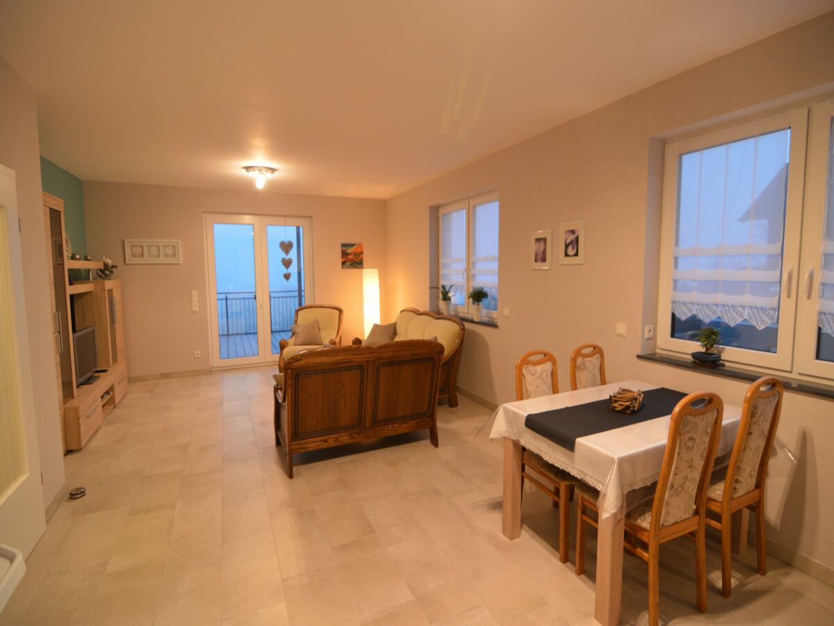 Apartment Moderne Ferienwohnung in Weinsheim mit Terrasse - Features photo 3