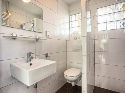 Bungalow Den - Features photo 8