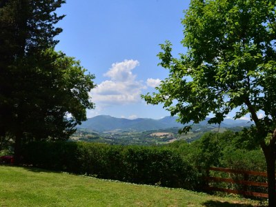 Villa Geräumige Villa in Fabriano mit Swimmingpool - Outdoor photo 3
